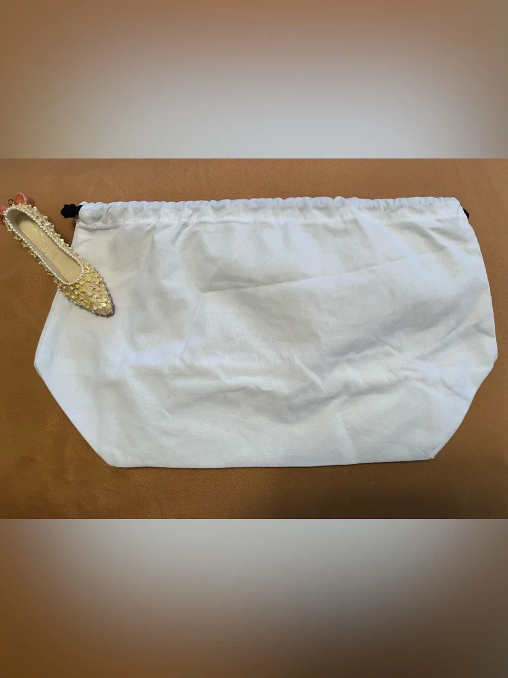 CHANEL white smaller oblong drawstring dust bag VVGUC++